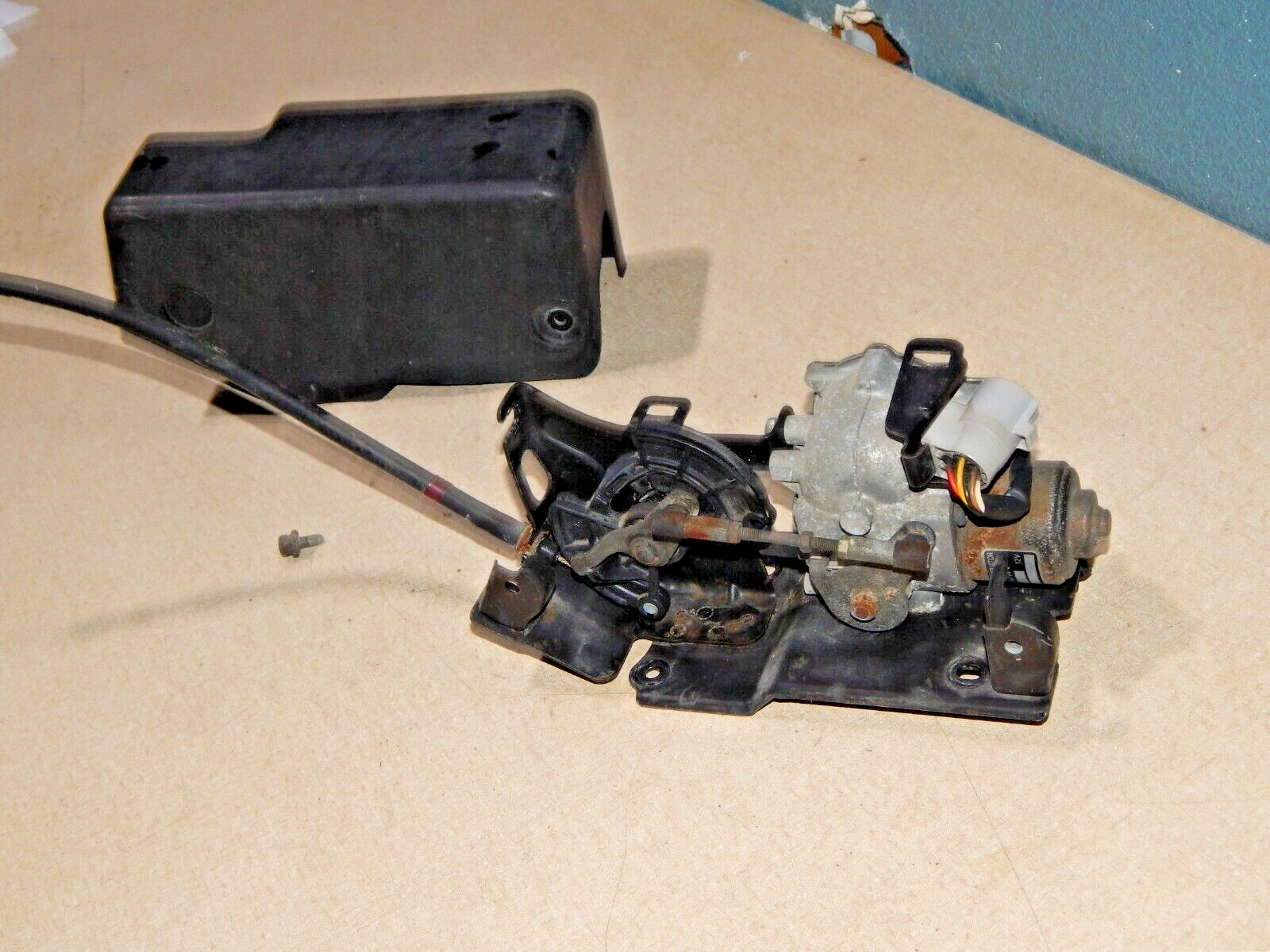 92 93 Lexus ES300 Cruise Control Servo Assembly w/ Cable & Cover