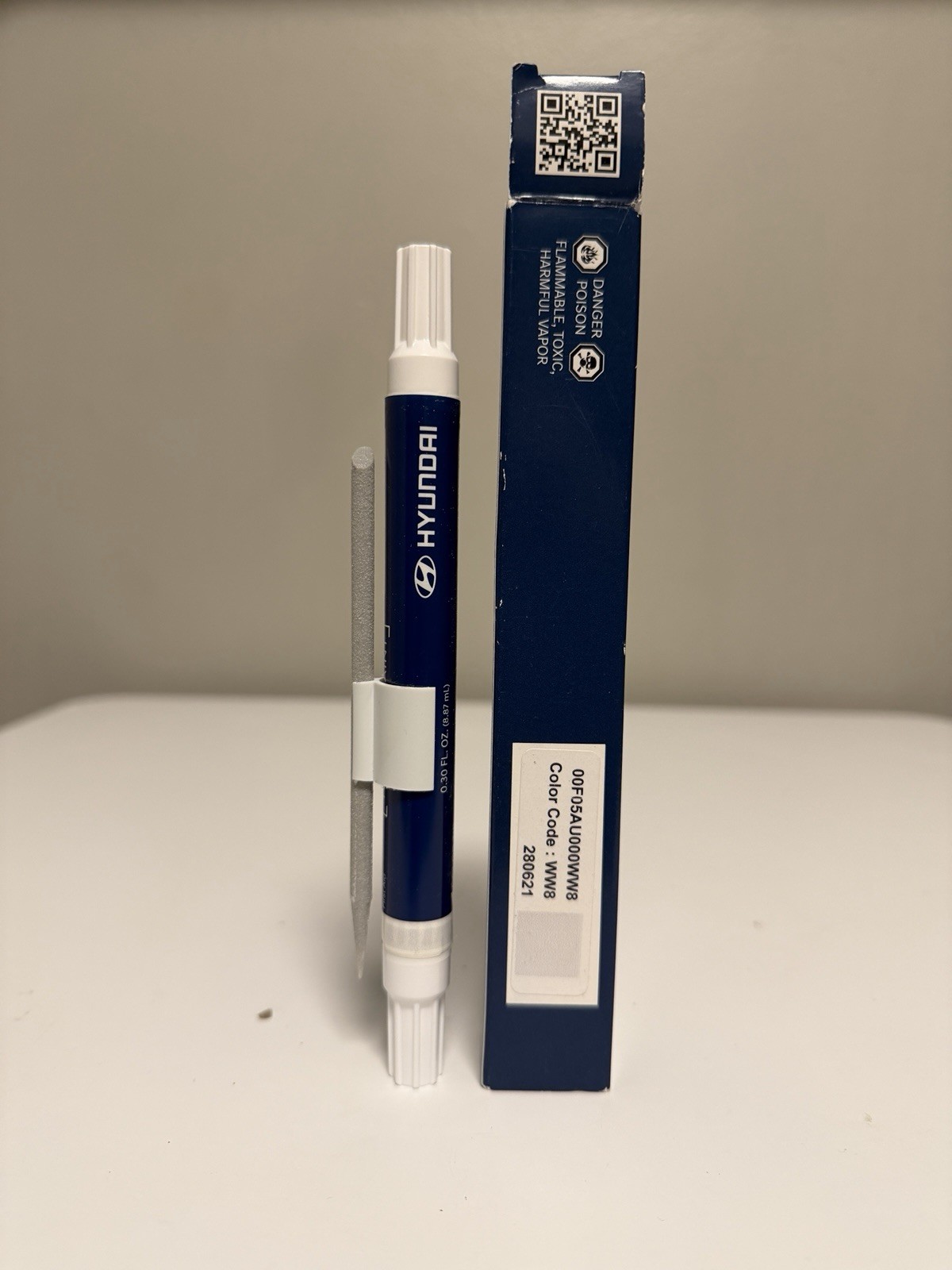 Genuine Hyundai Touch Up Paint Pen 00F05-AU000-WW8