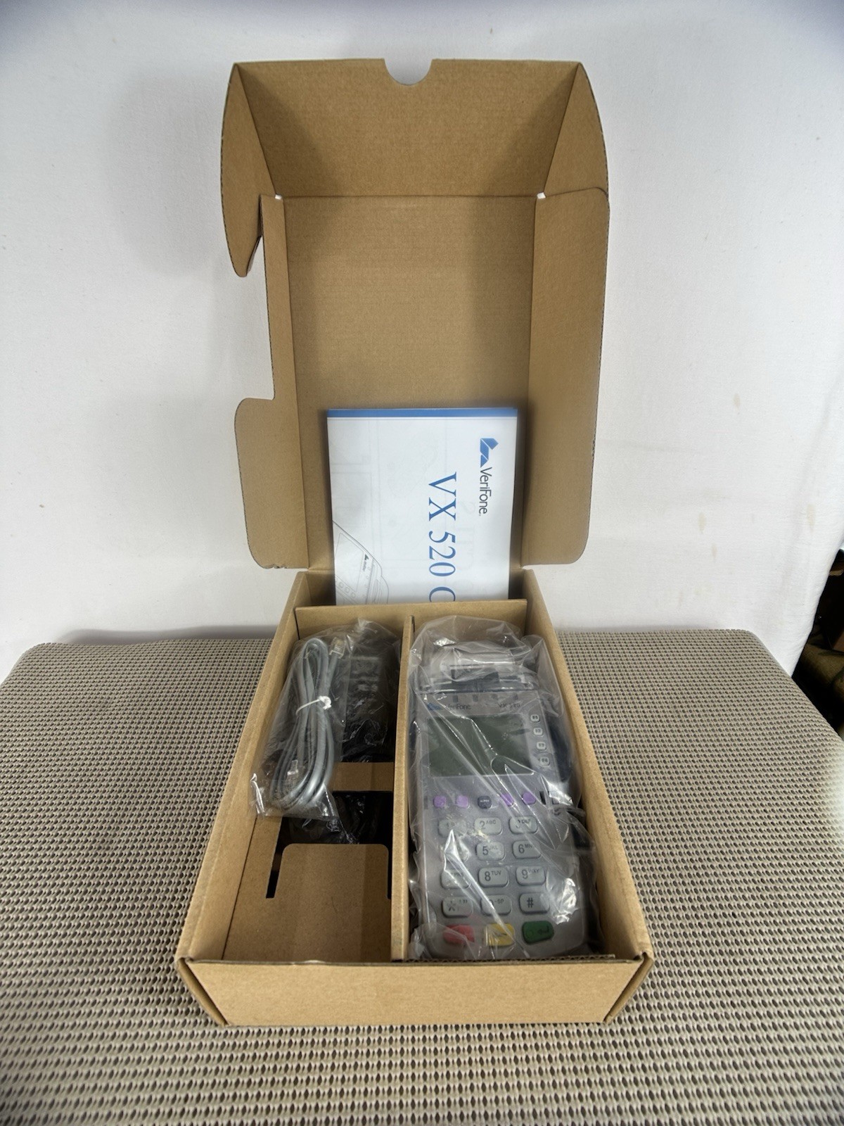 Verifone VX 520 CTLS Terminal - FOR PARTS / AS-IS (Tamper Error)