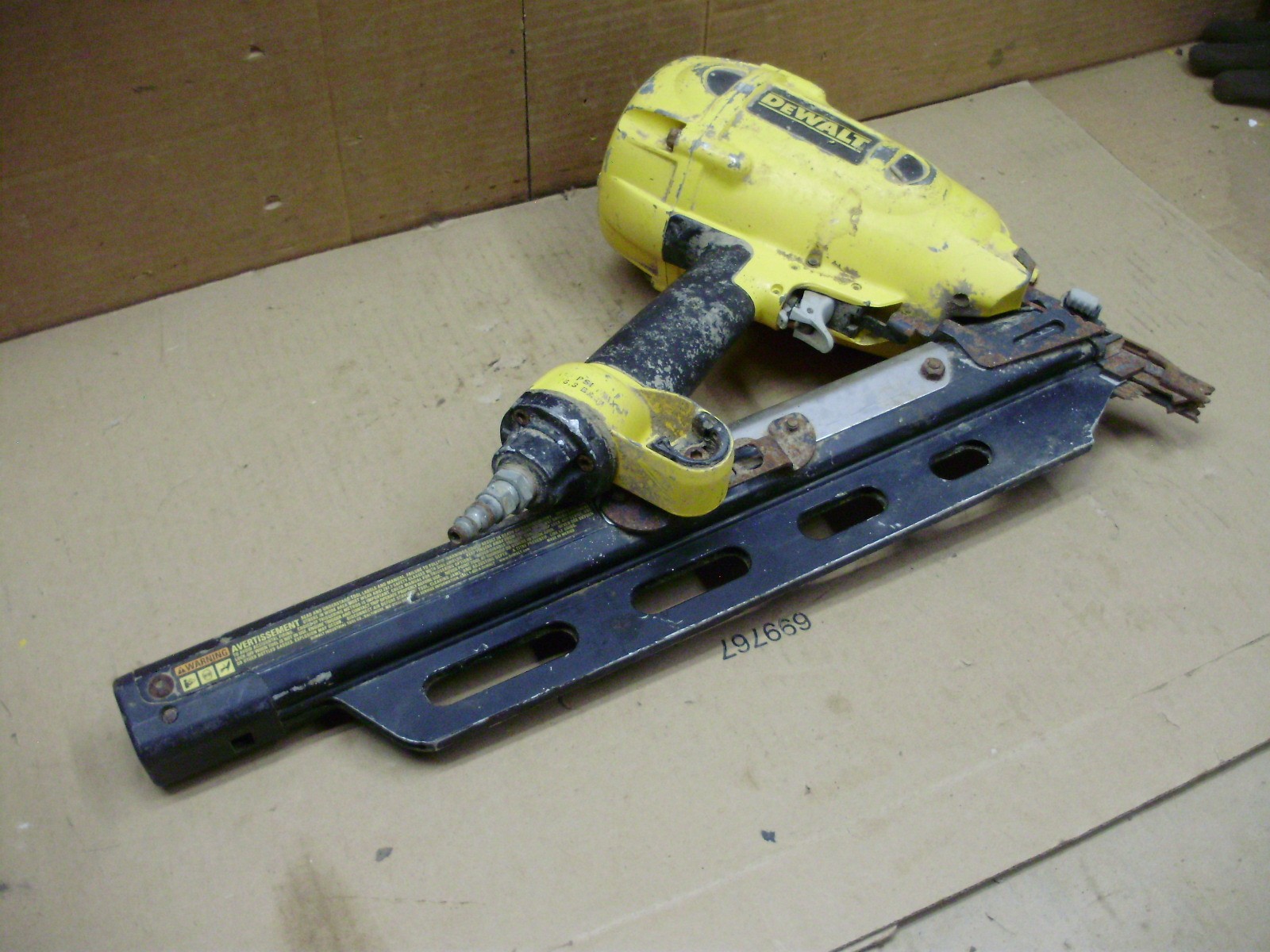 Dewalt D51822 Clipped Head Framing Nailer, For Parts Or Repair