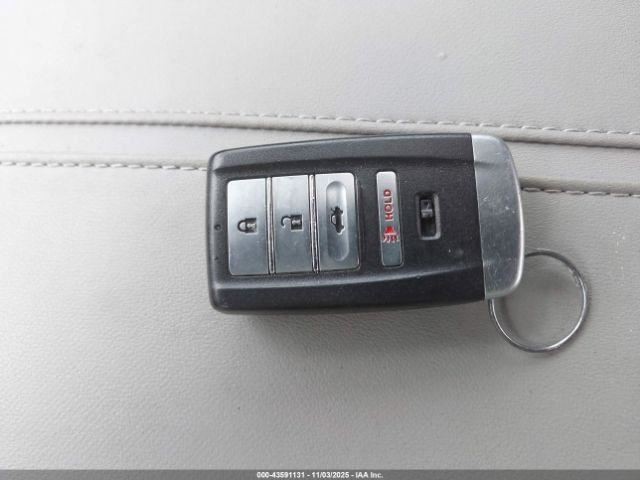 TLX 2016 Glove Box 4923639