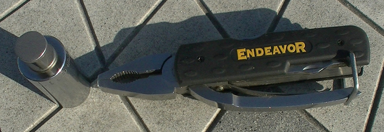 Endeavor Pocket Mulit-Tool With Gator Grip Universal Socket