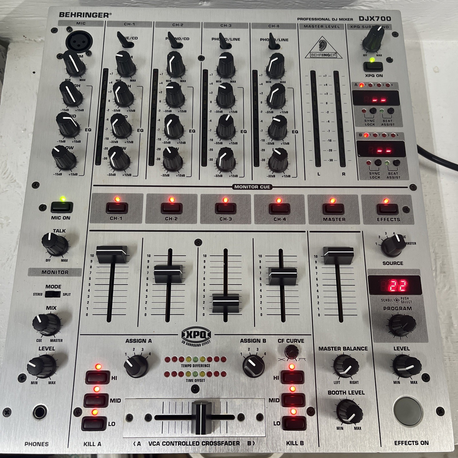 Behringer DJX700 Professional DJ Mixer 5-Channel
