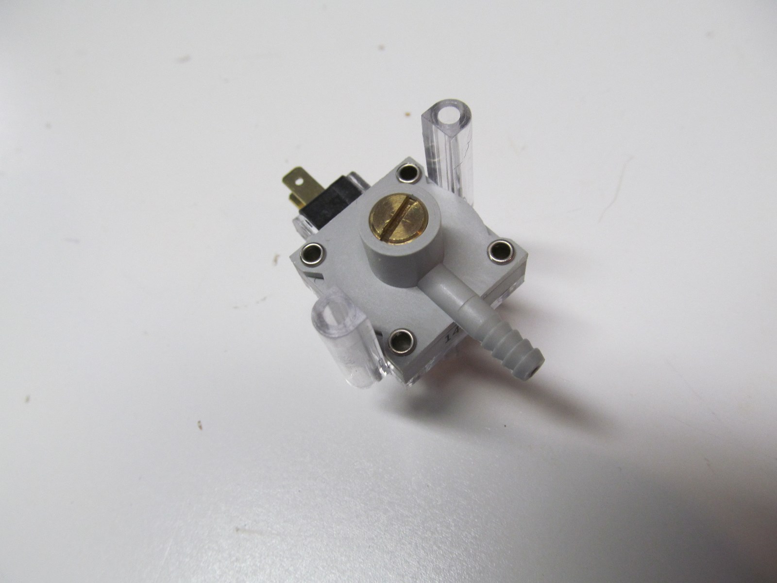 MICRO PNEUMATIC LOGIC PRESSURE SENSOR 600-V-G-12 IN HG with Micro Switch .