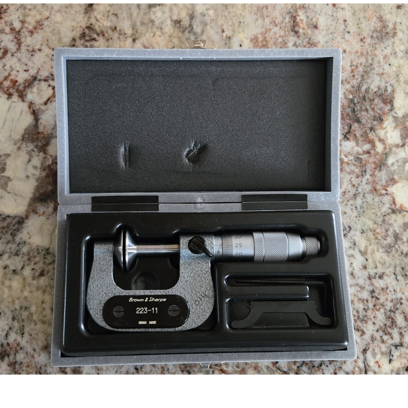 Brown & Sharpe Disc Micrometer 0-25 mm Mechanical 559 - 223- 11