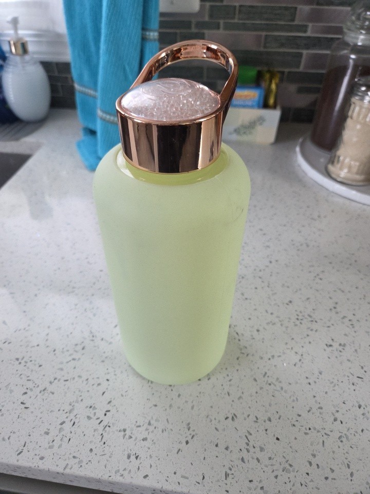 Apana glass water bottle with silicone sleeve glitter cover with handle 32 oz