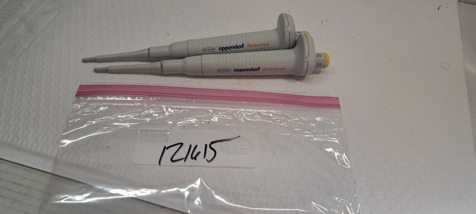lot of 2 Eppendorf Reference 25 µL Single Channel Pipette