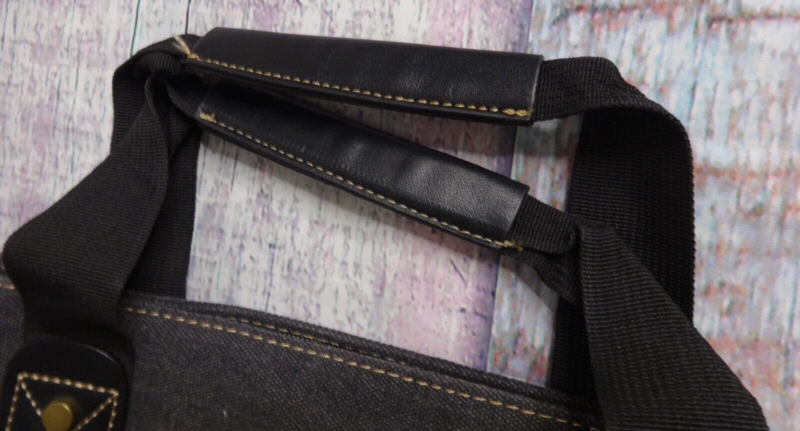 BLACK MESSENGER LAPTOP BAG W/Mountain Patch SHOULDER STRAP & Handles