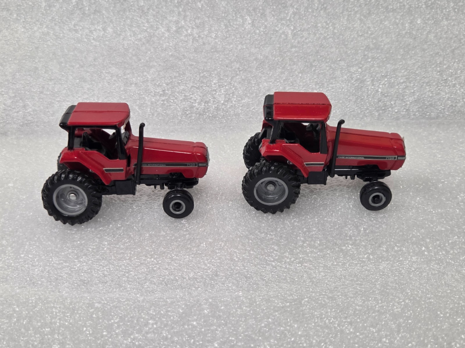 Ertl 1/64 Case International 7130 Tractor Pair