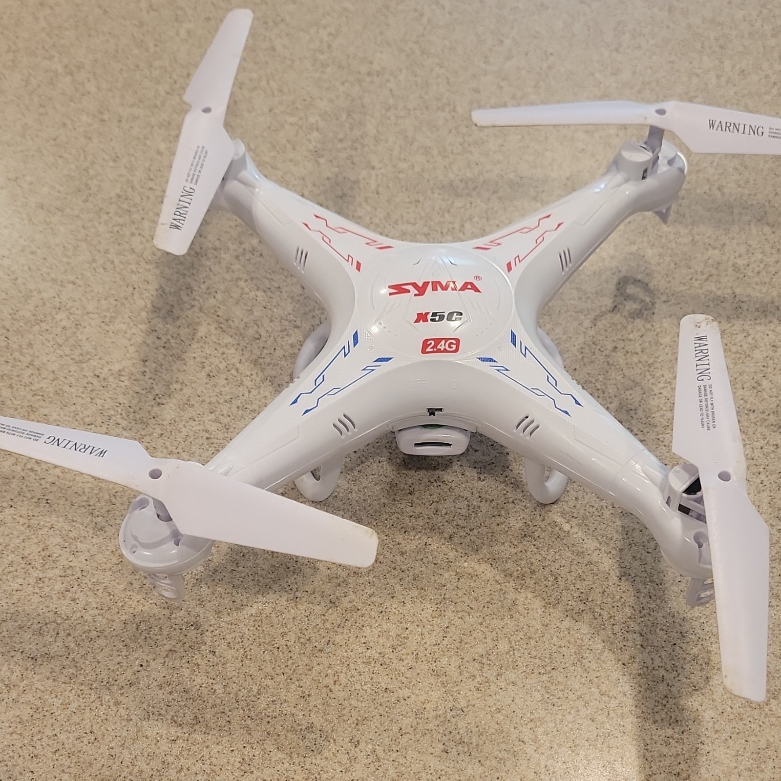 Syma X5C Explorers 2.4GHz RTR Quadcopter 360° 3D Eversion White 165ft