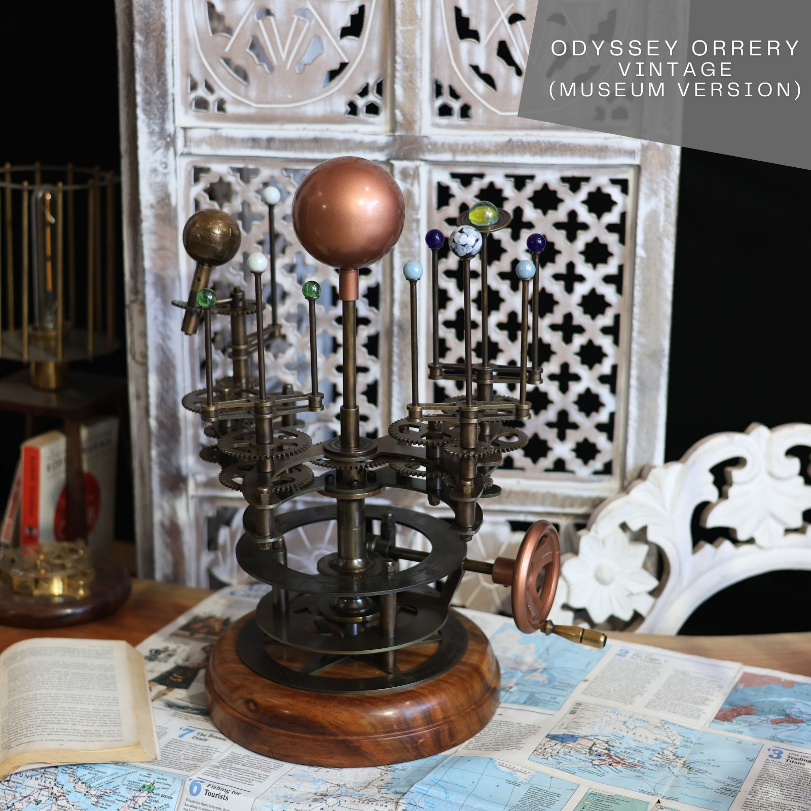 Antiquated Brass Hand-Crank Orrery — Precision Gear-Driven Planetarium Decor