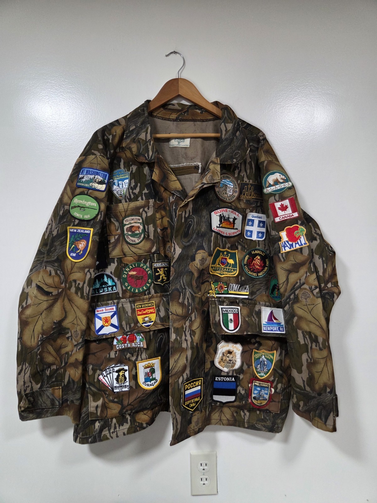 Vintage Mossy Oak Fall Foliage 3-Pocket Size XXL  patches from around the world