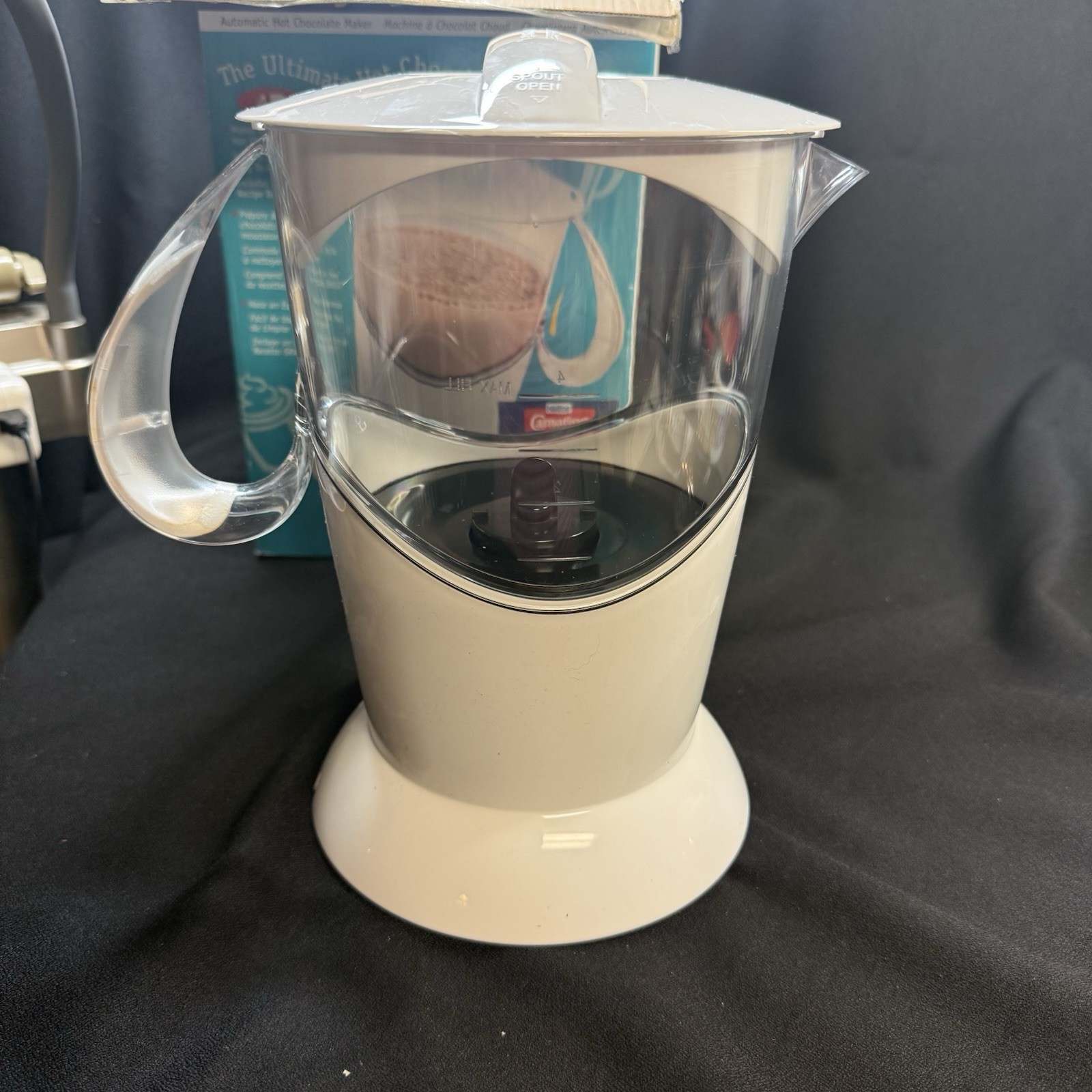 Mr. Coffee Cocomotion HC4 Automatic Hot Chocolate Maker 4 Cup Preowned Clean