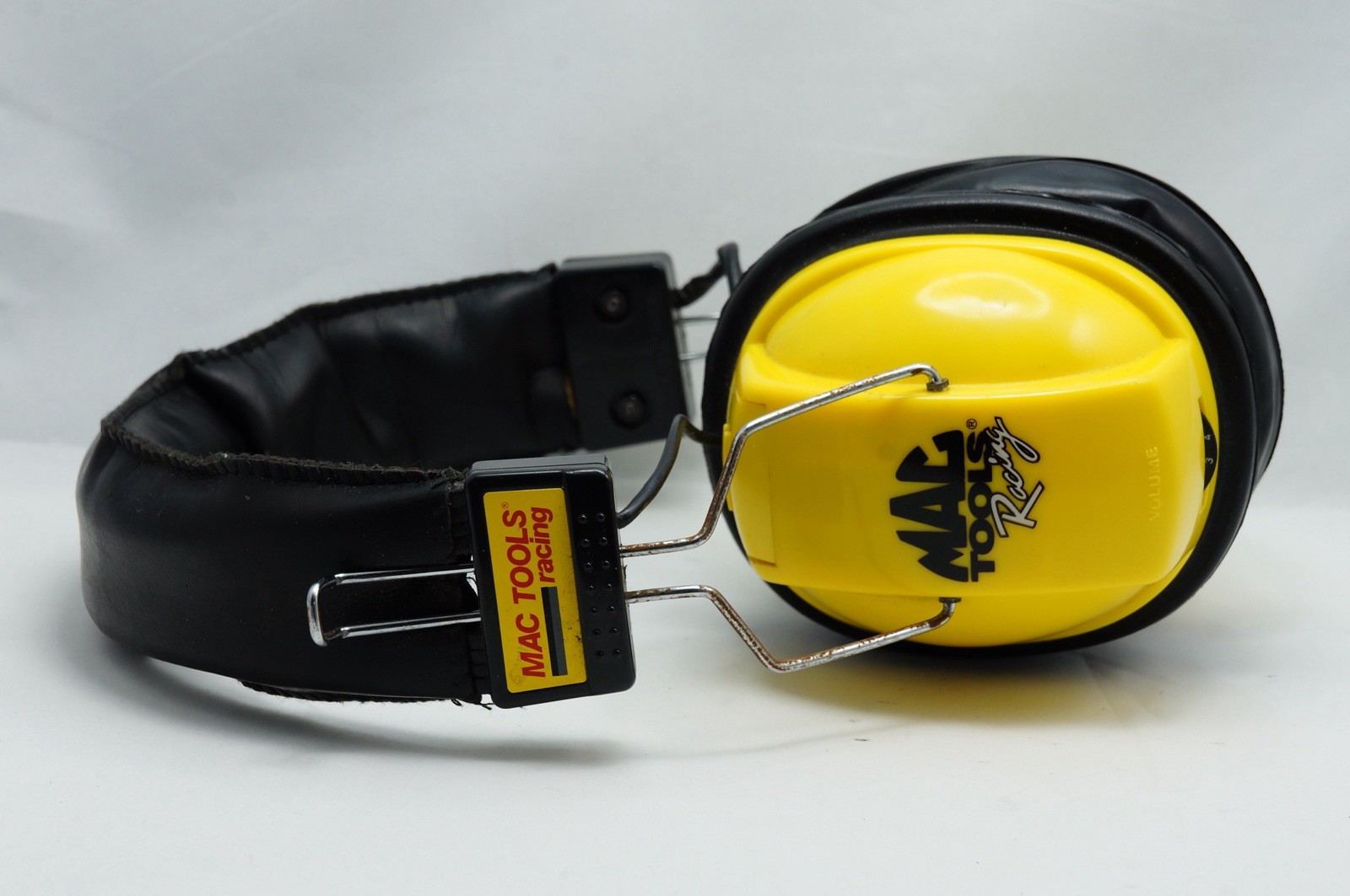 Wireless Mac Tools Racing Radio Headphones Fm Am Battery Powered Yellow