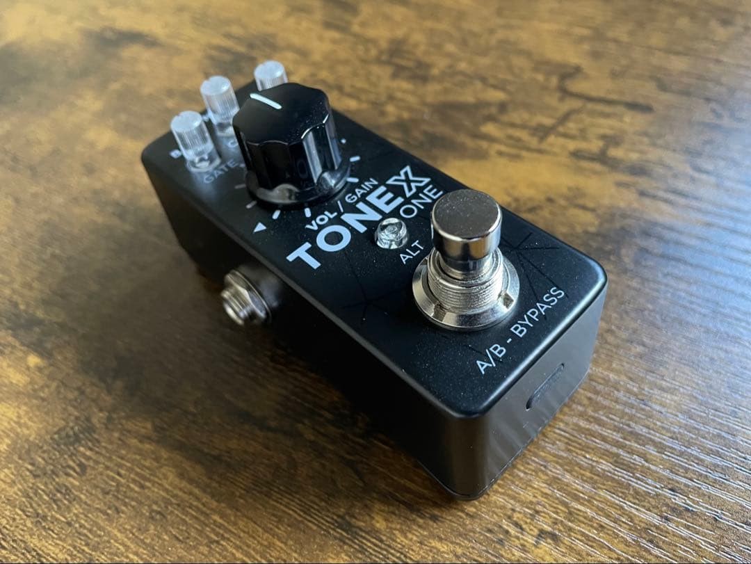 IK Multimedia TONEX ONE Effects Processor