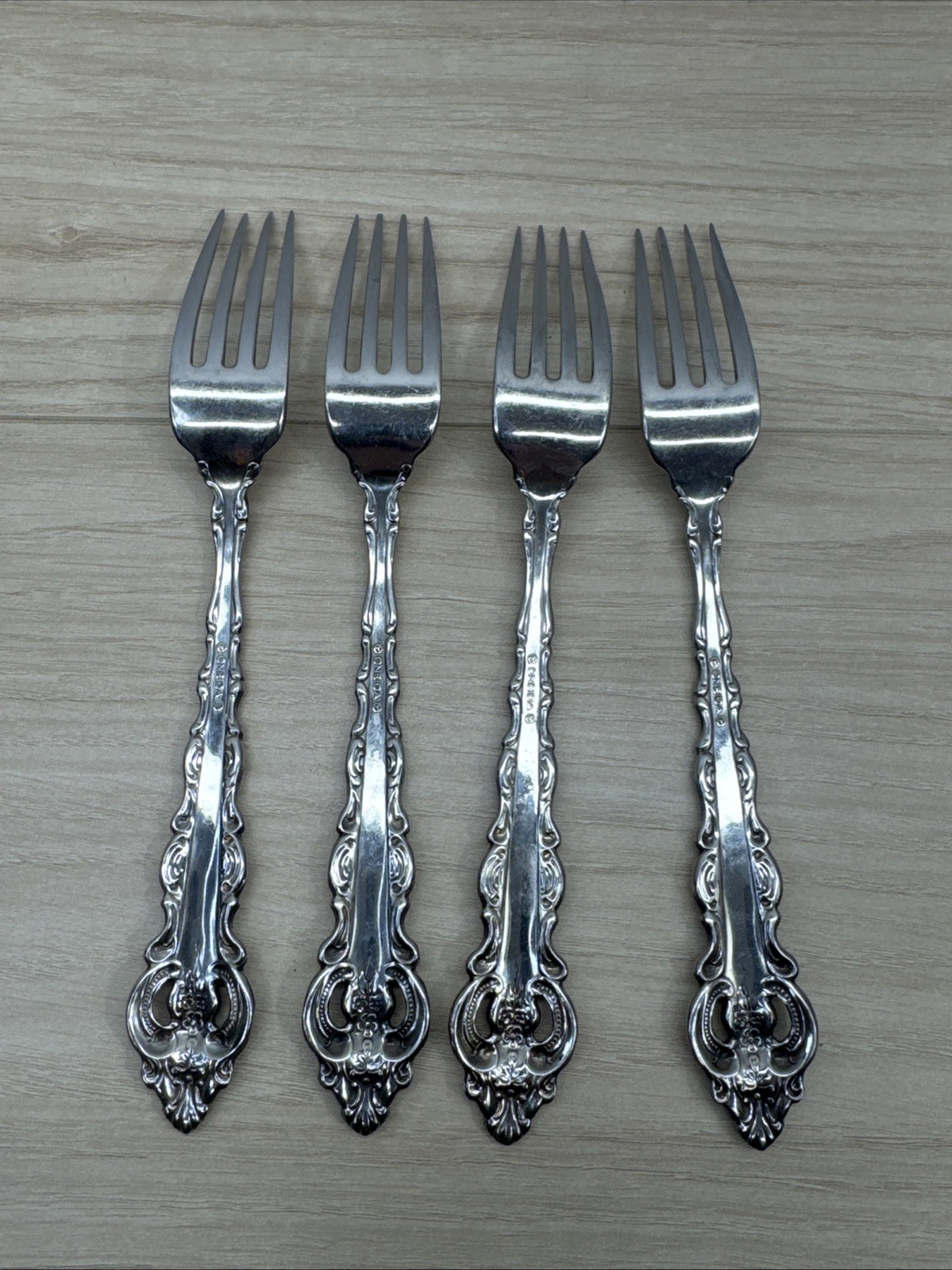 4 Oneida Da Vinci Cube Dinner Forks Heirloom Stainless Flatware Ornate