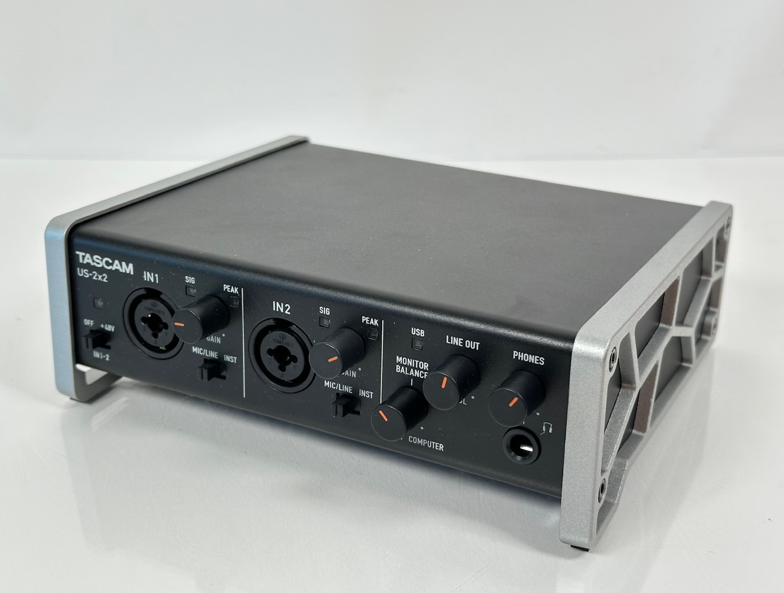 TASCAM Audio Interface US-2x2 USB MIDI AUDIO INTERFACE