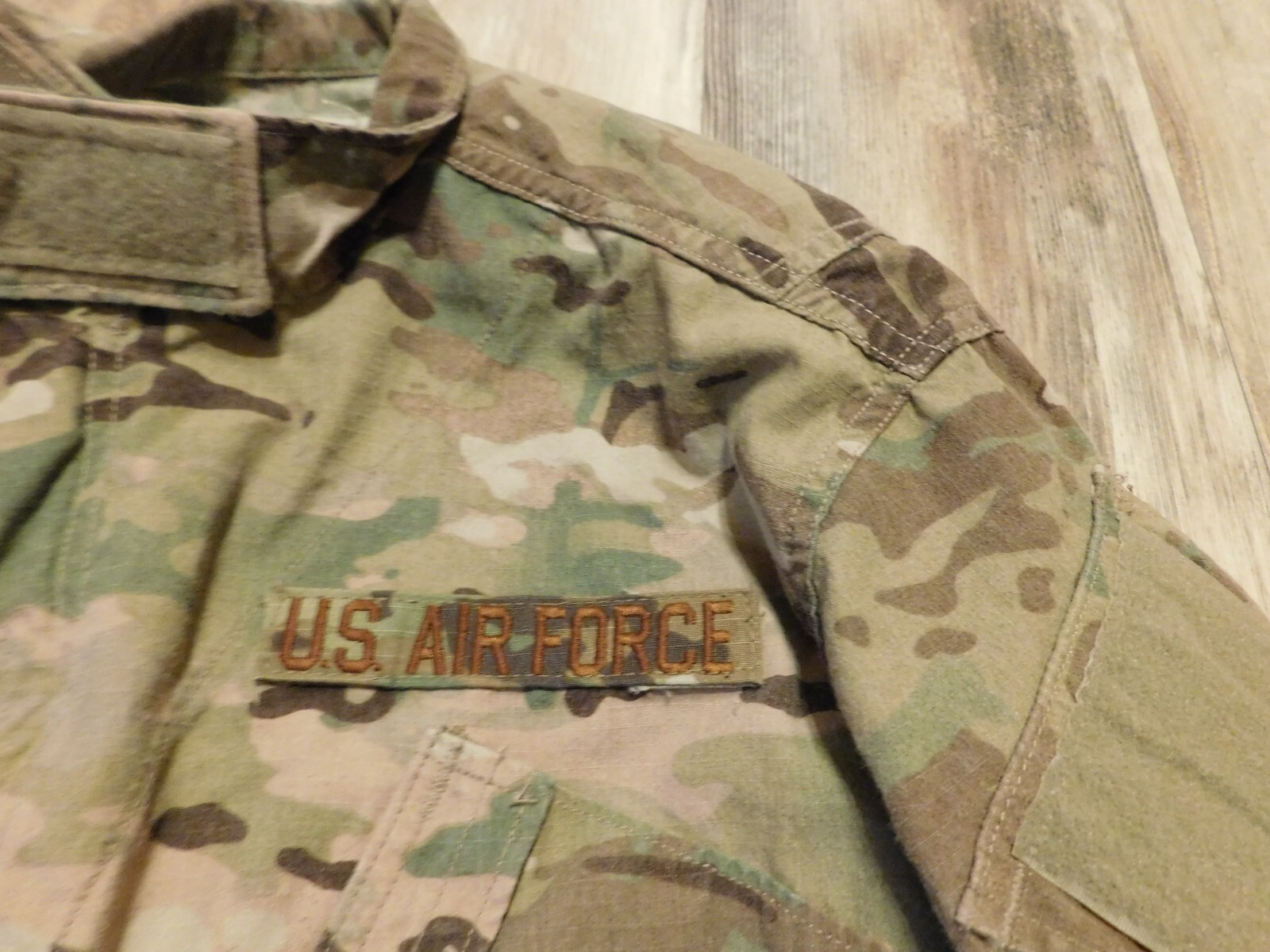 US AIR FORCE MULTICAM FLAME RESISTANT TOP COAT SIZE MED - SHORT