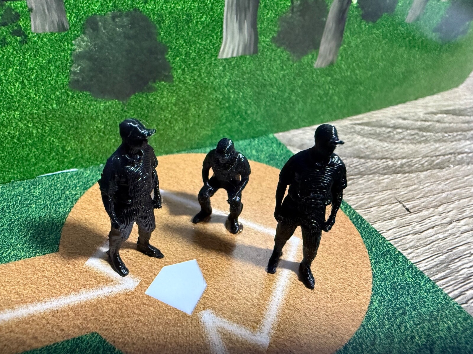 O Scale Baseball Umpires -3 Piece Set - Standing and Crouched