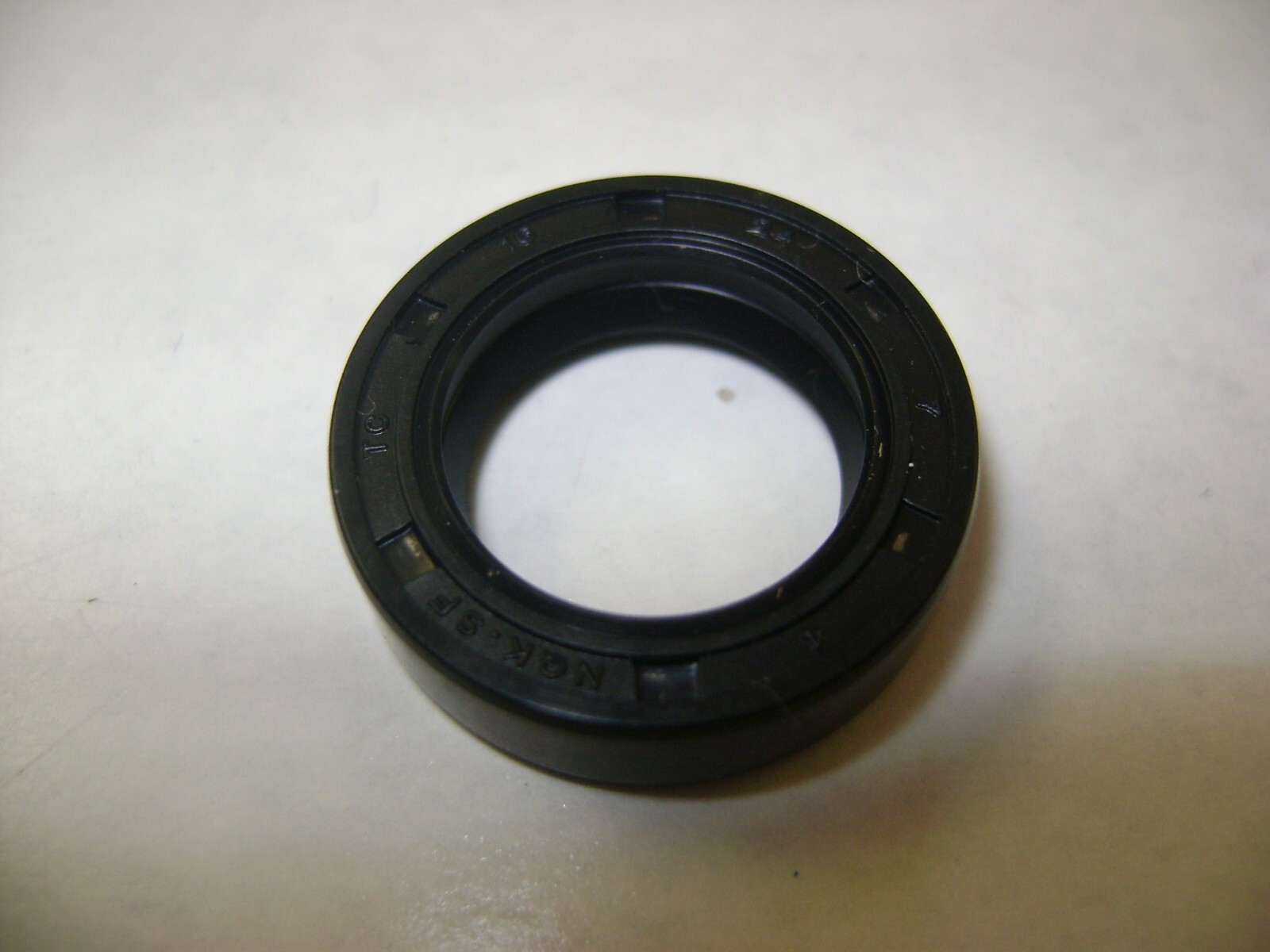 NEW TC 16X24X7 DOUBLE LIPS METRIC OIL / DUST SEAL 16mm X 24mm X 7mm
