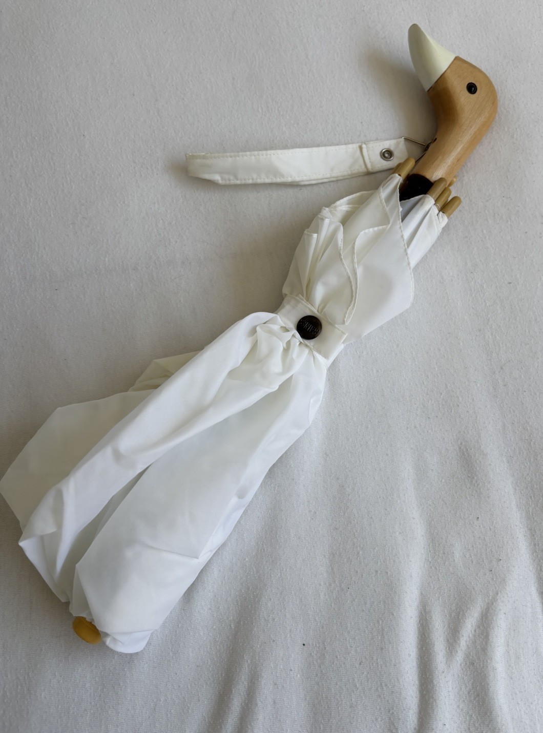 Vintage 1980s White Raines Premier Wood Duck Handle Push Button Compact Umbrella