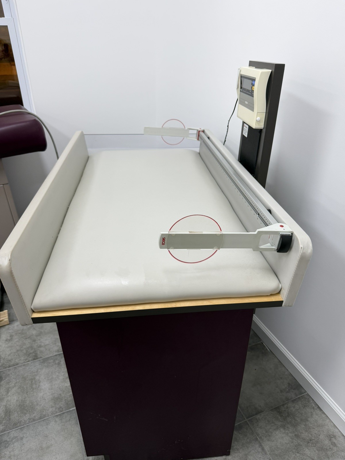 TANITA PEDIATRIC EXAM TABLE WITH DIGITAL SCALE & SECA HEIGHT RULER