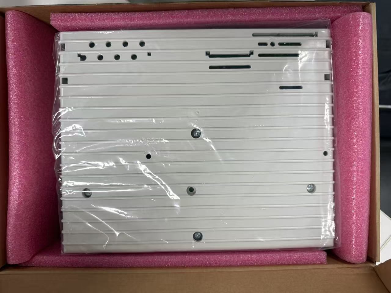 1PCS EVF8211-E, 00402833 EVF8211E NEW LENZE Frequency Inverter