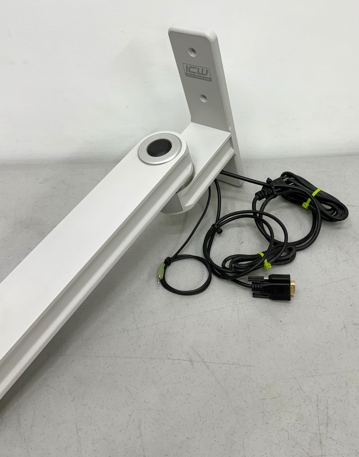 ICW Elite 5220 Double-Arm Wall Mount For LCD Displays