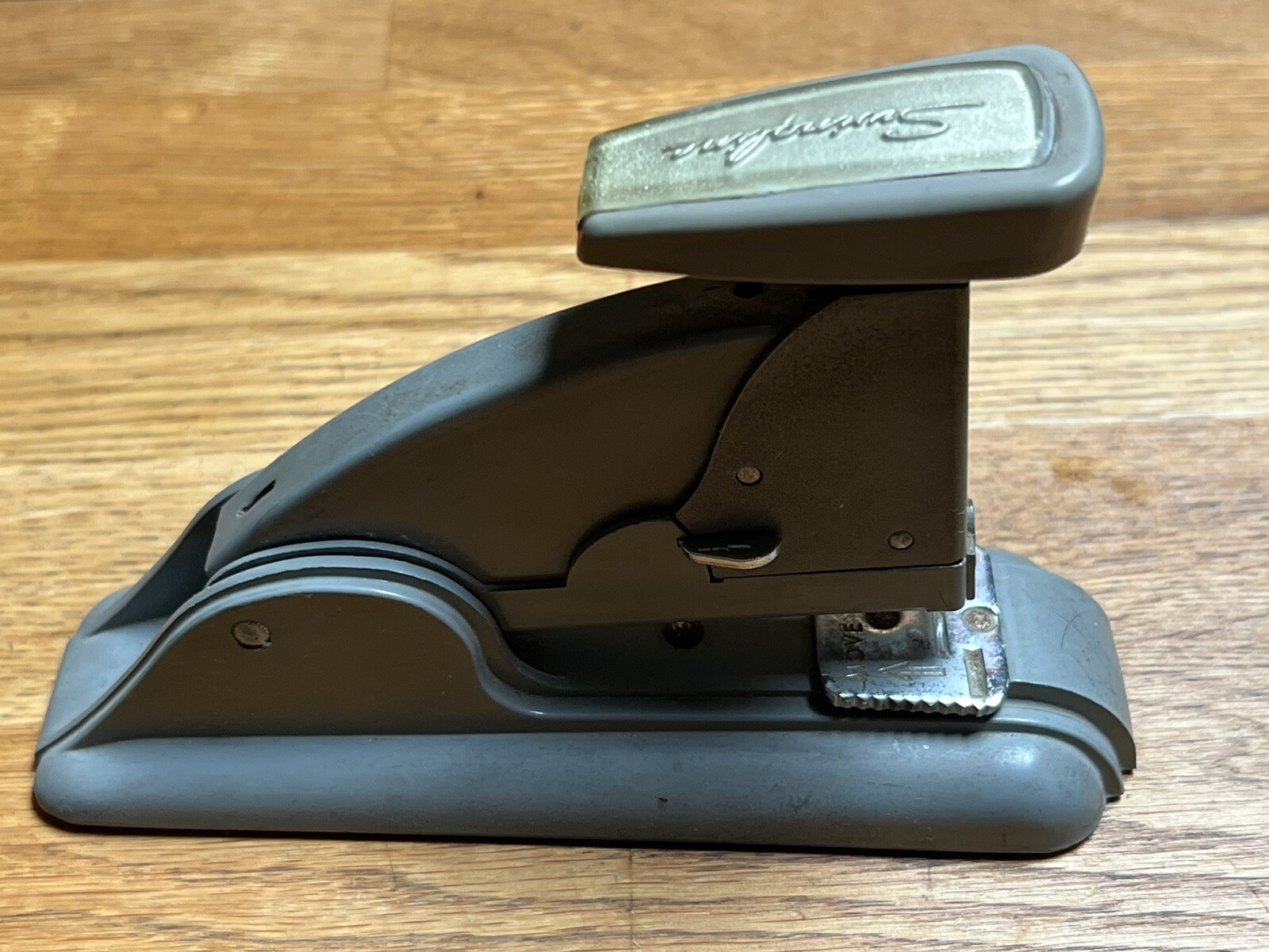 Swingline Stapler - Works Great !