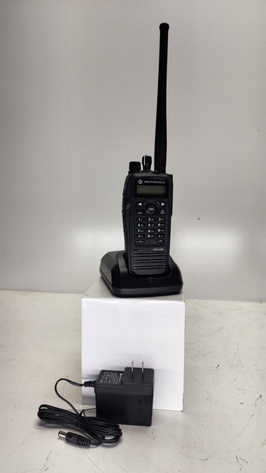 Motorola TRBO XPR6580 XPR 6580 800/900 MHz 3 watt 240 Ch ANALOG