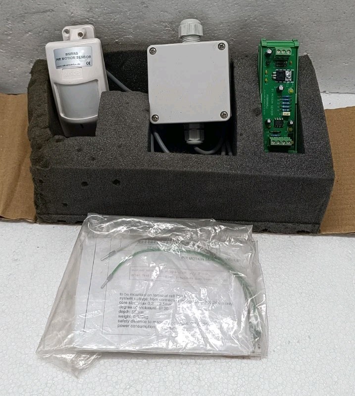 SM-ELECTRICS PIR MOTION SENSOR WMS 220.2.0.0 BNWAS 770307  FREE DELIVERY