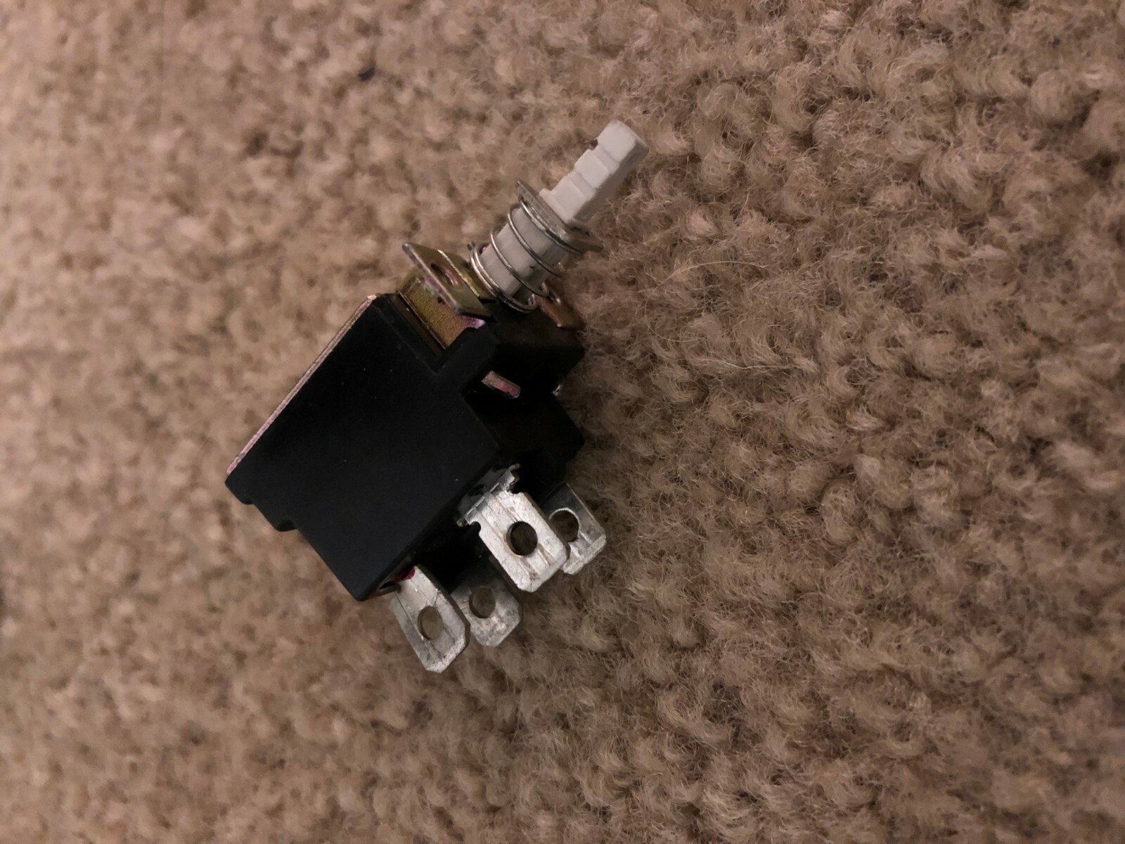 Vintage Onkyo M-504 / M-508 amplifier power switch.