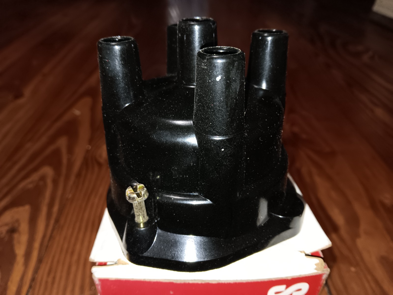 Standard DR-437 Distributor Cap Made In The U.S.A.