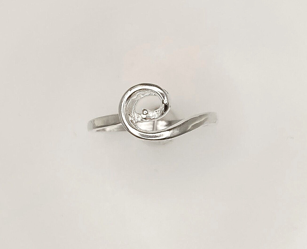 5 - 6 mm Pearl Round Swirl Sterling Silver Ring Setting