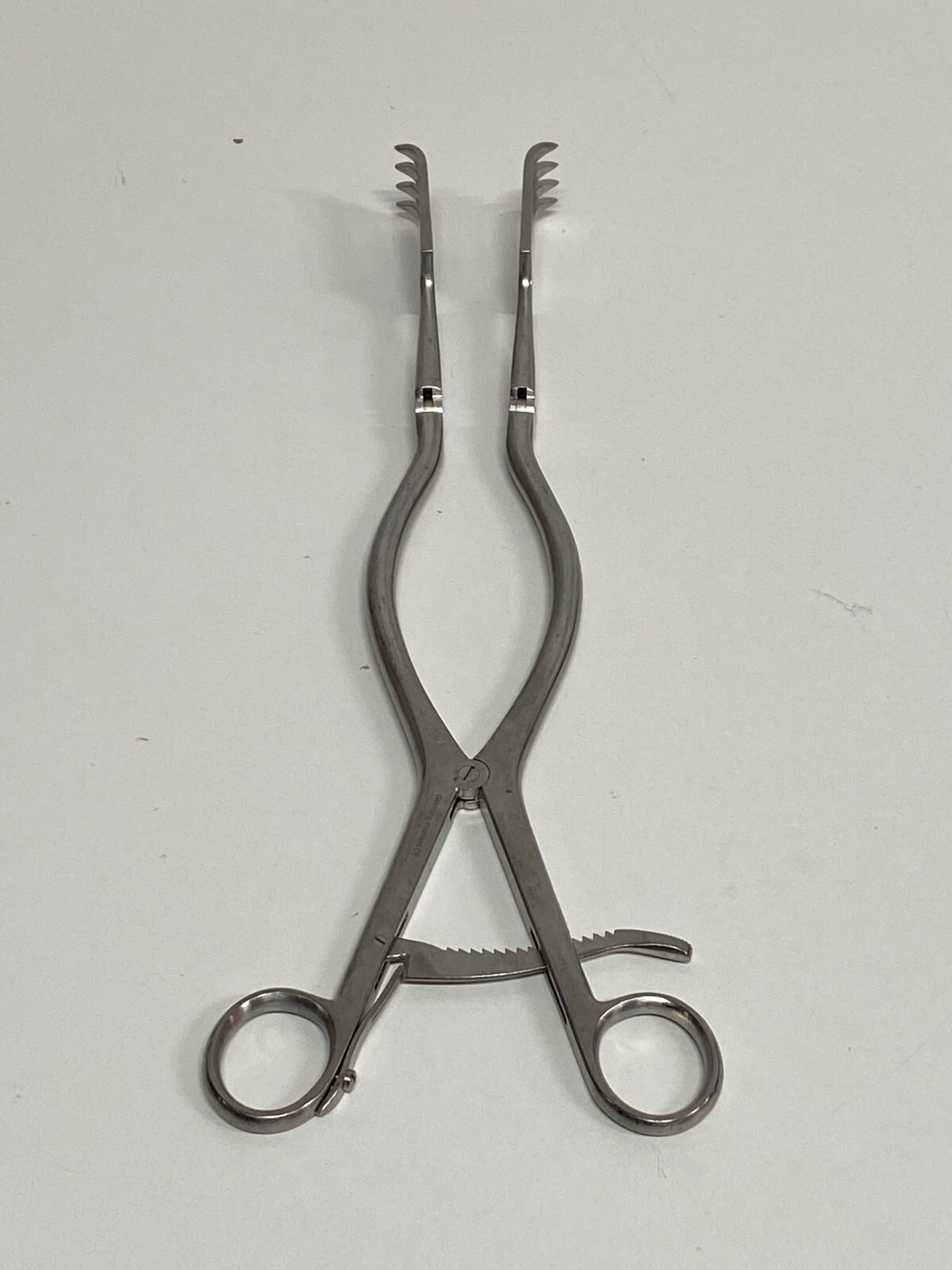 L24: SSI 24-3449 Retractor