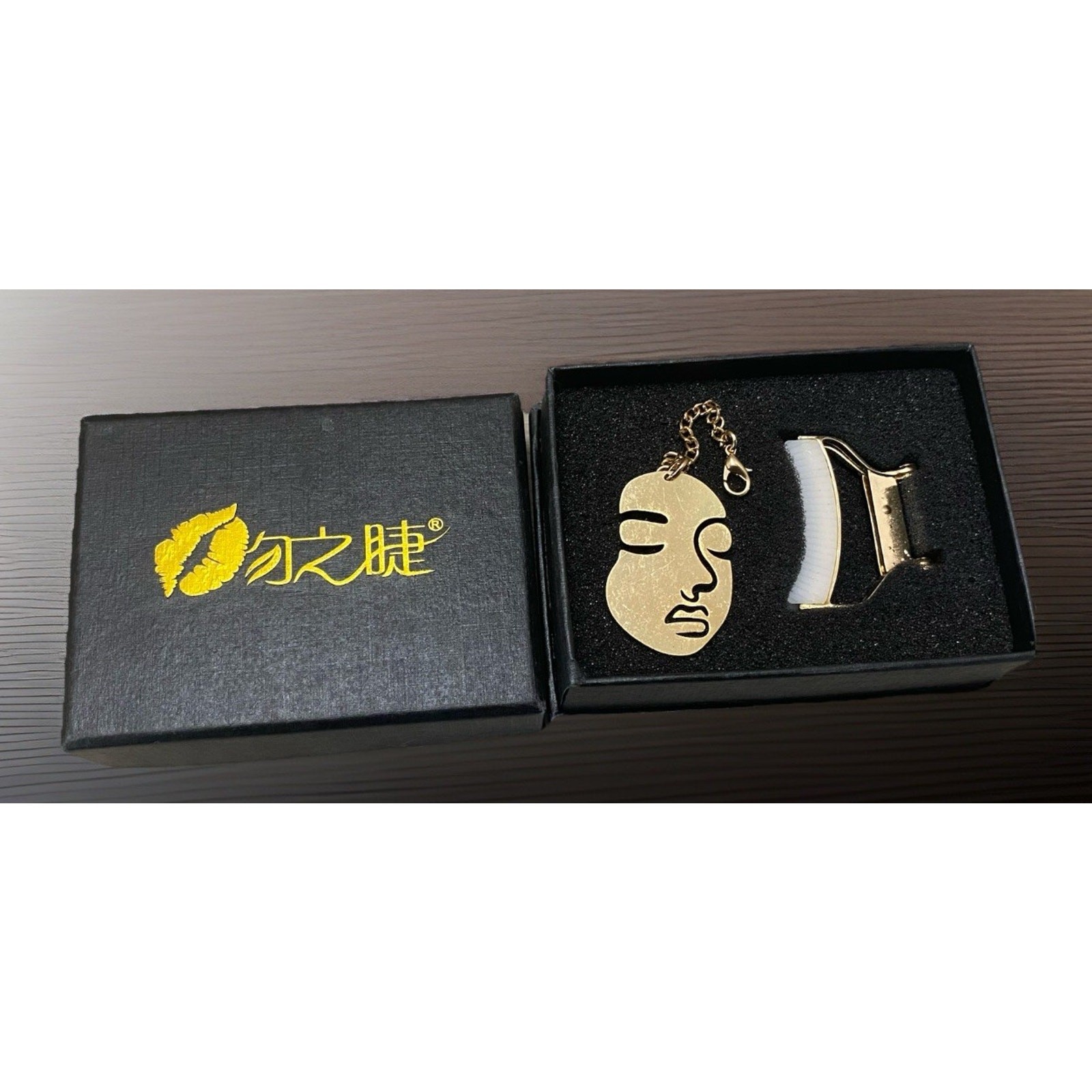 Gold Isolation Tool for Eyelash Extensions By Yegi Beauty
