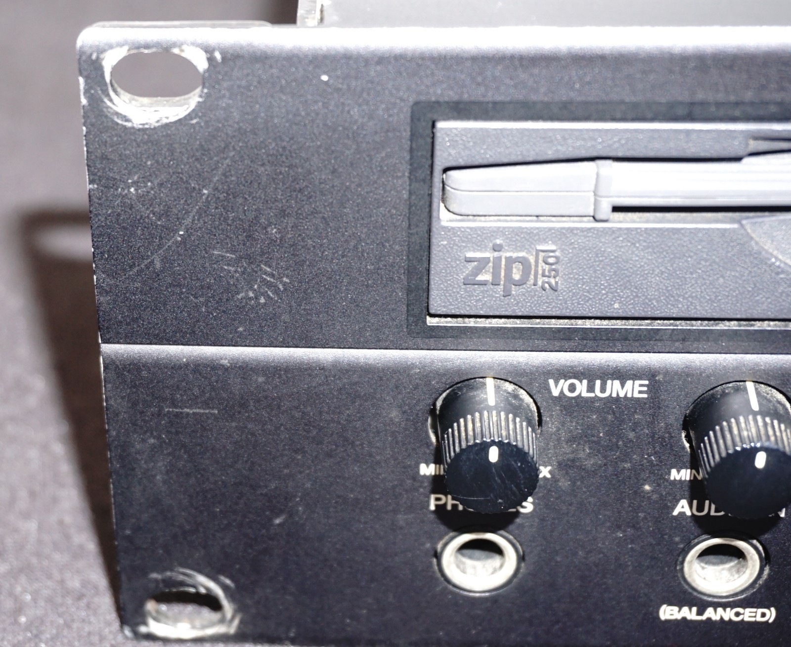 Roland VP-9000 VariPhrase Processor Sampler Vocal Processor 2U Rack Mount - 100V