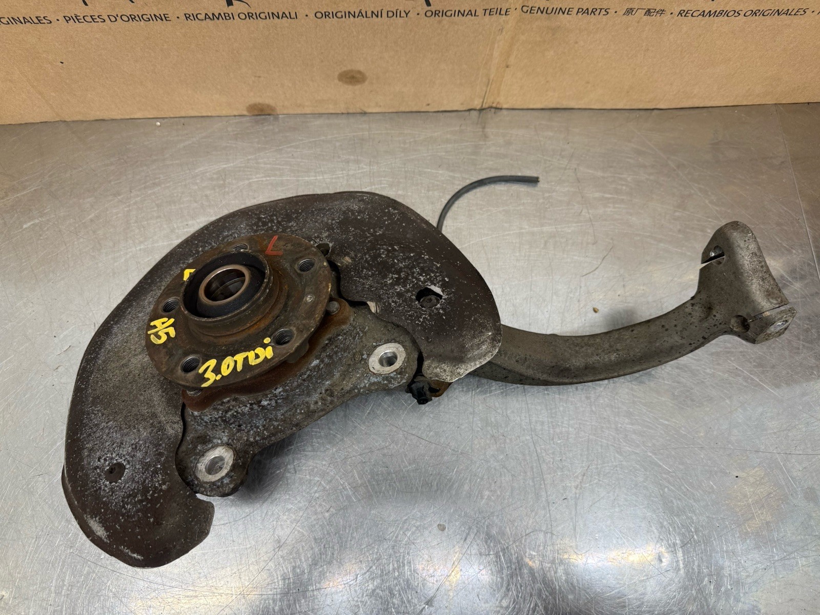 Audi A5 3.0TDI CAPA 240BHP Left Wheel Bearing Housing Knuckle 2008
