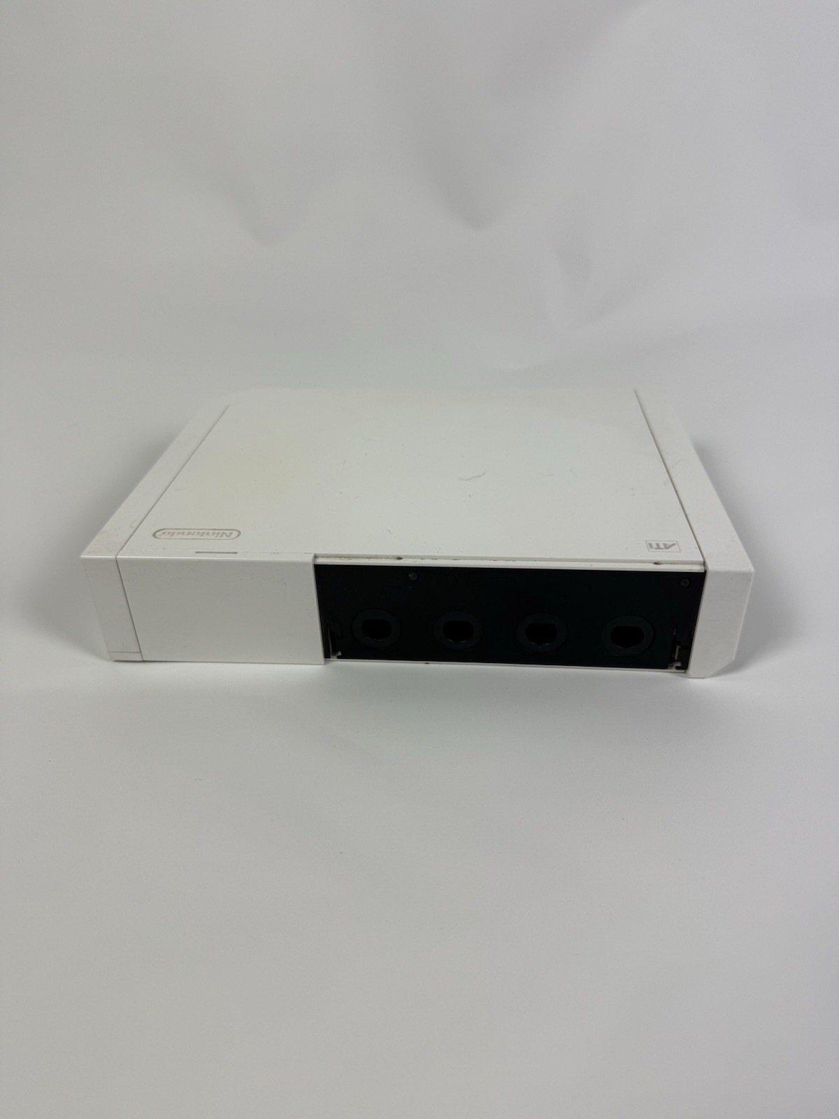 Nintendo Wii White Console Bundle With Wii Controller & Cables