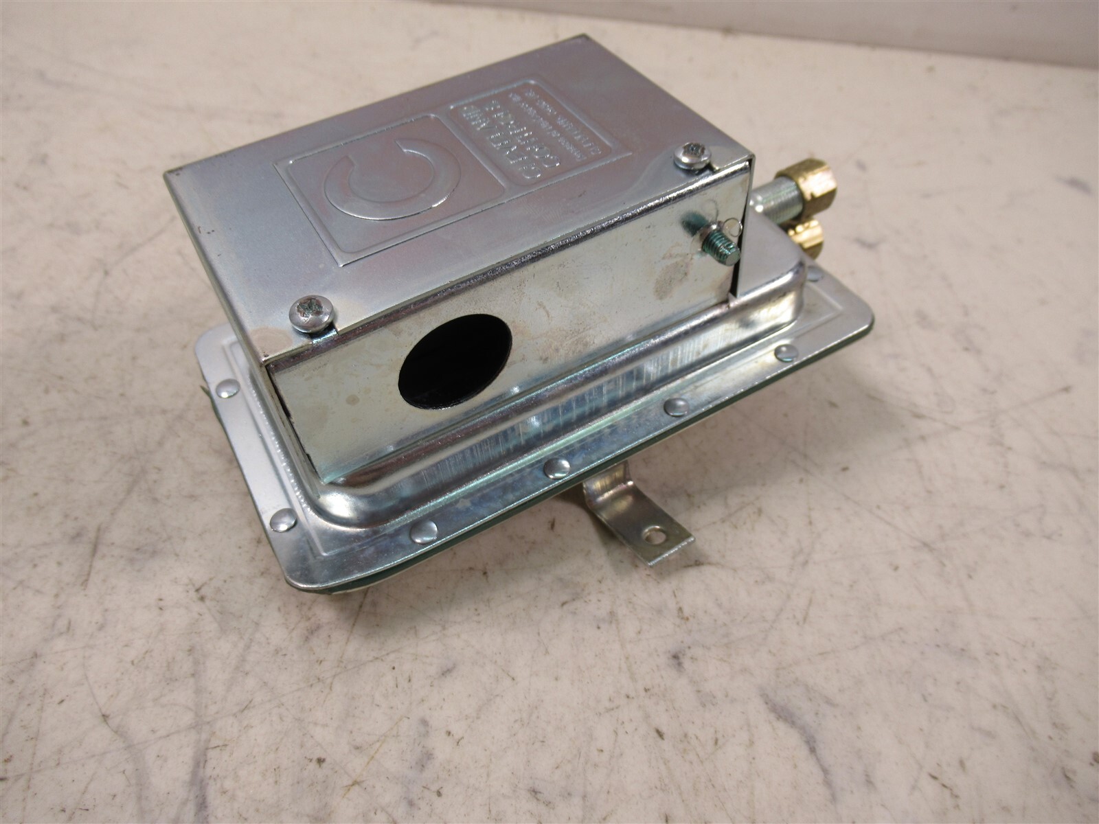 Cleveland Controls AFS-405 Air Sensing Switch NOS Unit