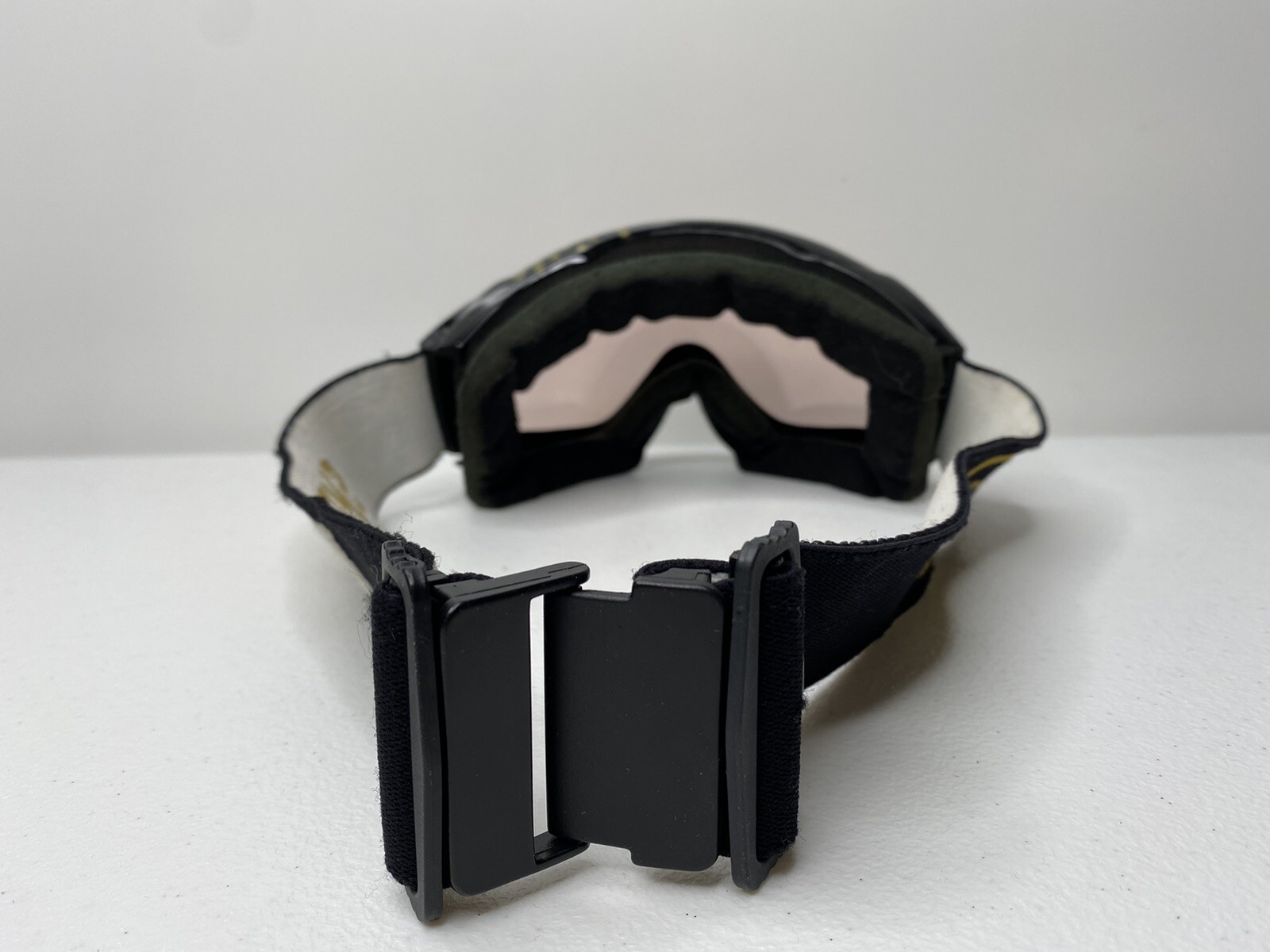 Smith Snowboarding/Skiing Goggles Gold And Black.