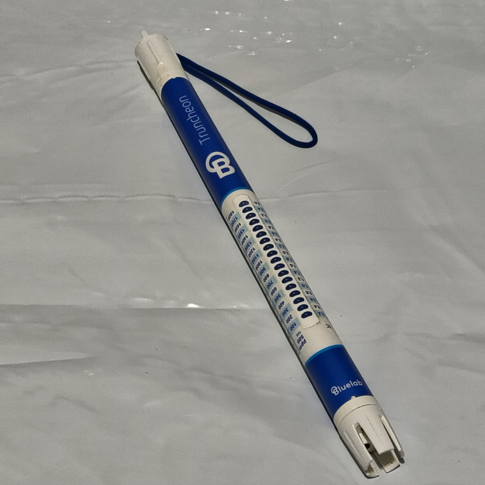 BlueLab Truncheon Original PPM Meter EC & CF Hydroponic Water Tester-Working