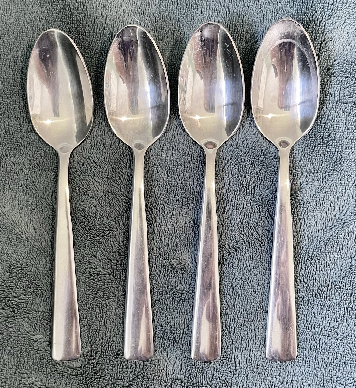 ONEIDA “ZINC” STAINLESS FLATWARE 4 TEASPOONS
