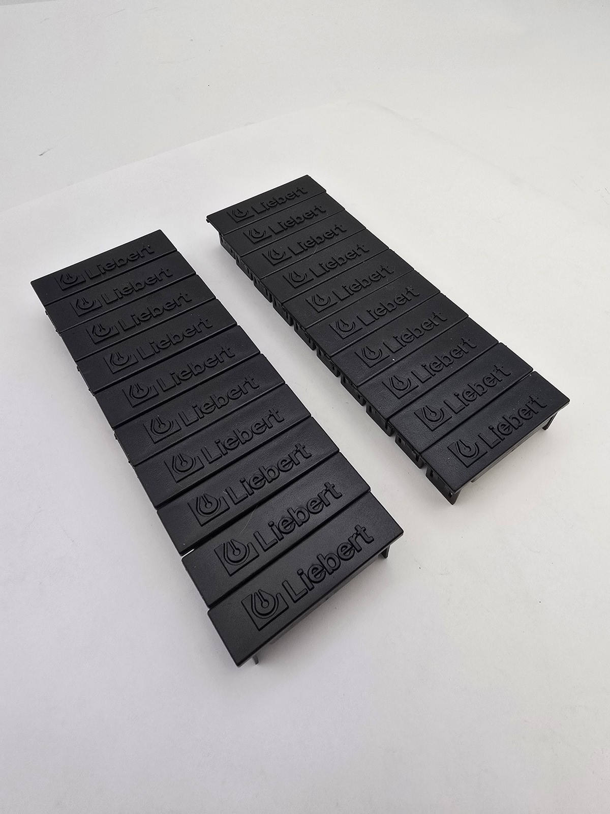 20Pc Liebert Snap In Panel Blank Filler Plate 2-1/2" x 1" Panelboard Accessory