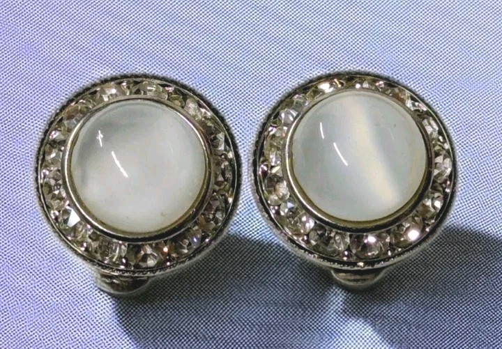 Vintage Rhinestone White Round Clip On Earrings Silver Tone