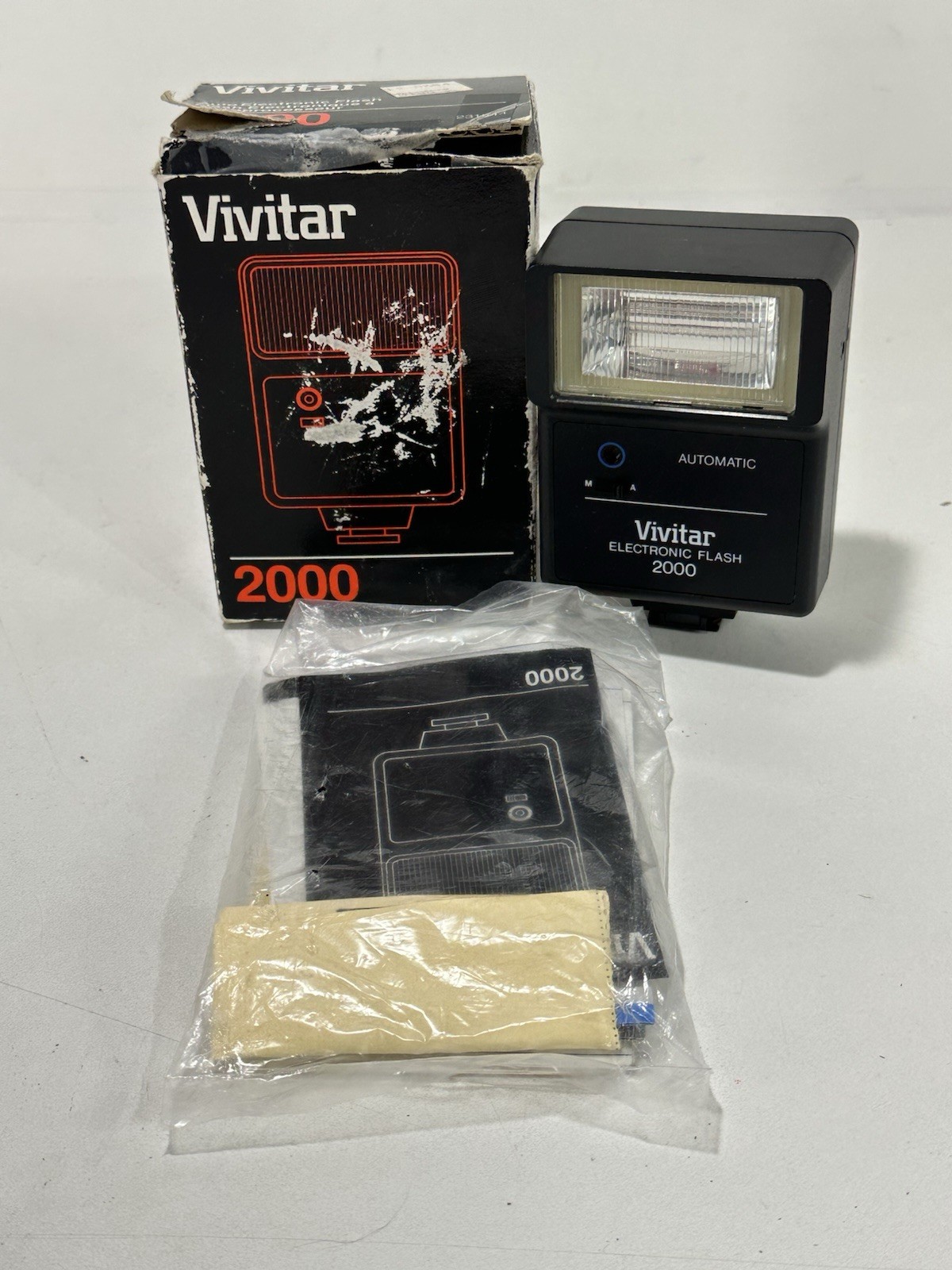 Vivitar Electronic Flash 2000 Universal Shoe Mount Camera Flash FREE SHIPPING!