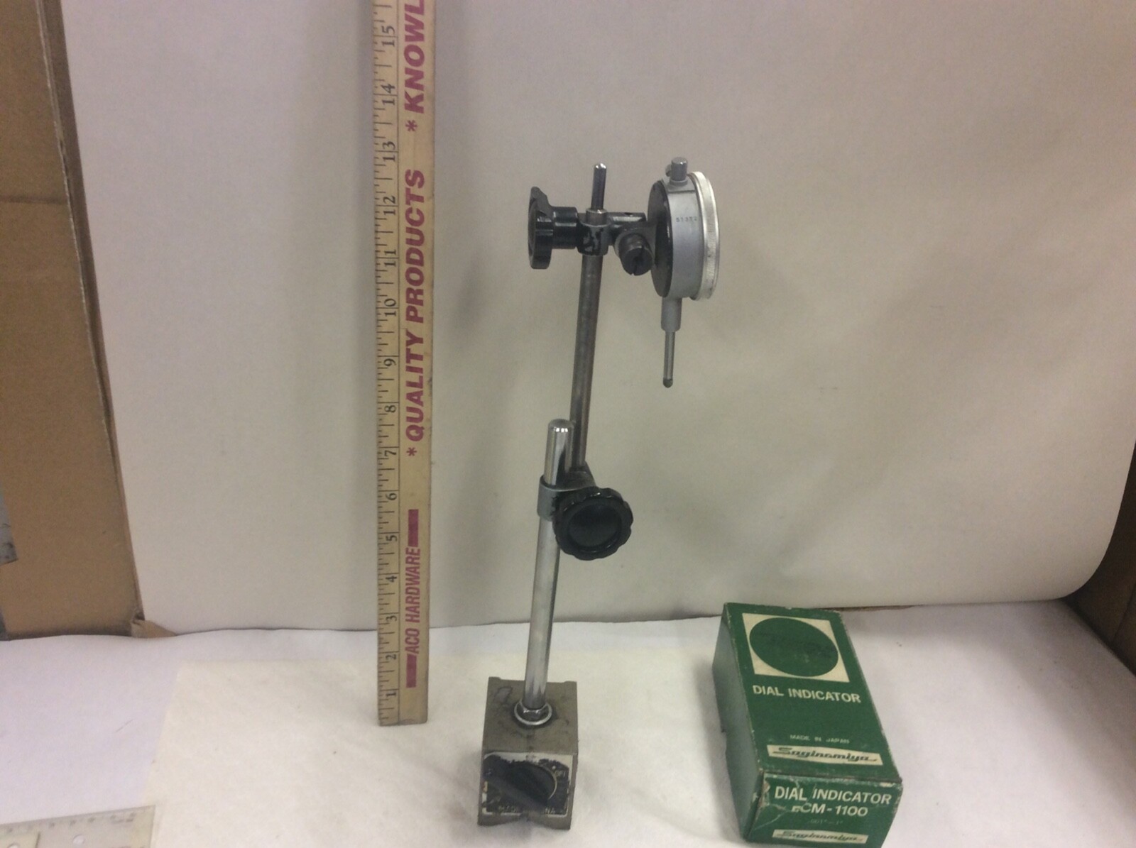 Saginamiya Indicator with Magnetic Base - VGC