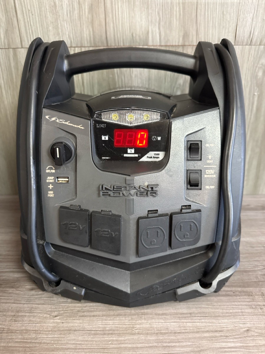 SCHUMACHER INSTANT POWER SJ1427 6-IN-1 PORTABLE POWER STATION (PSO039092)