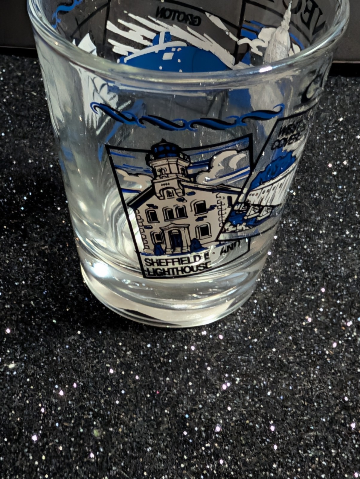 CONNECTICUT SOUVENIER SHOT GLASS NICE!