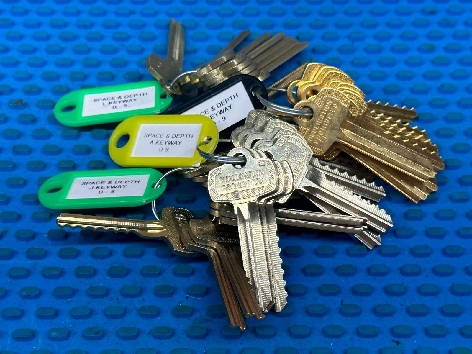 1 Best Interchangeable Core A2 Space & Depth Keys 7 Cut From various manufacture